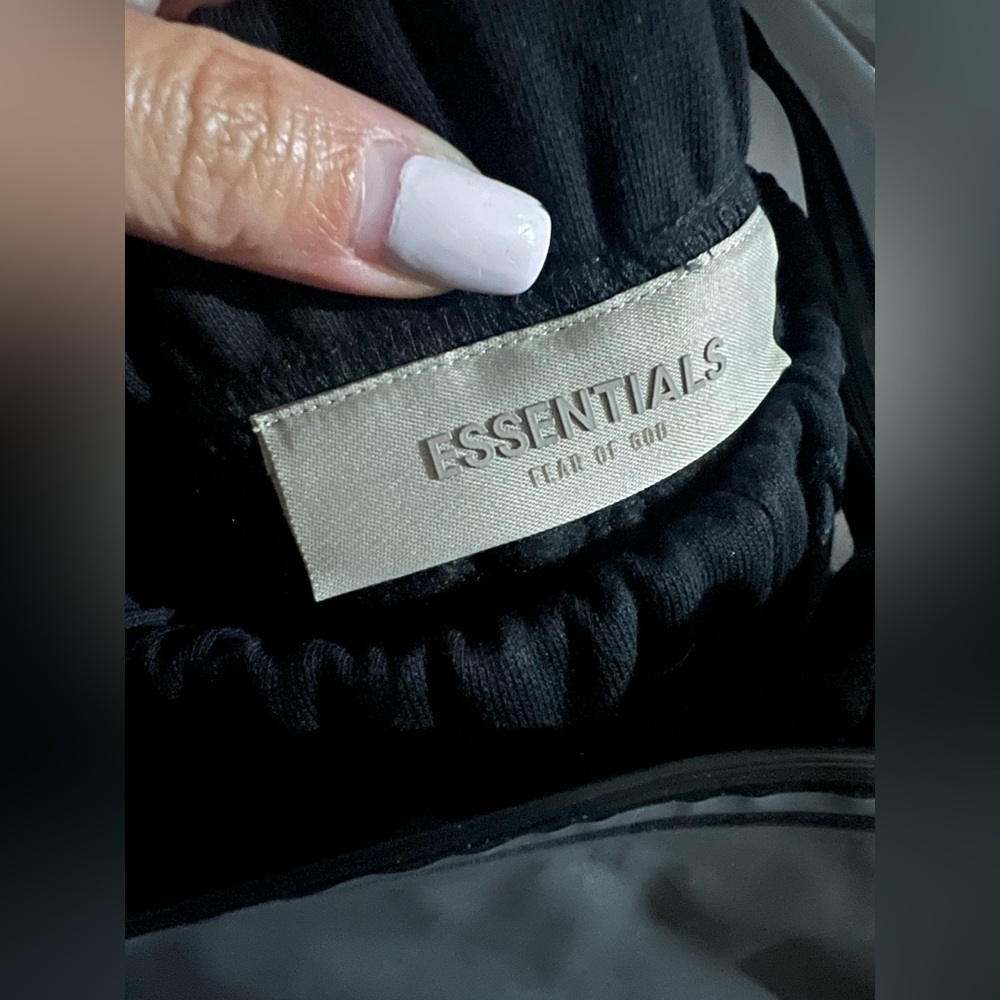 Essentials jogger - Picture 3 of 3
